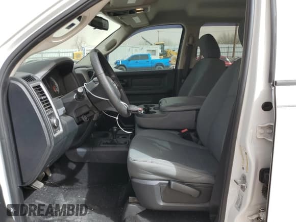 ✅ 2015 Ram 2500 Tradesman • VIN: 3C6TR5CT3FG505029 • Lot: 49171055. Wystawiony na Copart z przebiegiem 110 748 mil. Bezpłatny archiwum sprzedaży aukcyjnych z USA i szczegółowy raport historii pojazdu na DreamBid. Zdjęcie 7.