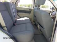 ✅ 2009 Ford Escape Hybrid • VIN: 1FMCU49319KA08837 • Lot: 42407340. Wystawiony na IAAI z przebiegiem 172 856 mil. Bezpłatny archiwum sprzedaży aukcyjnych z USA i szczegółowy raport historii pojazdu na DreamBid. Zdjęcie 8.