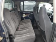 ✅ 2002 Dodge Dakota Sport • VIN: 1B7HG38N72S720953 • Lot: 43484255. Wystawiony na Copart z przebiegiem Nie podano. Bezpłatny archiwum sprzedaży aukcyjnych z USA i szczegółowy raport historii pojazdu na DreamBid. Zdjęcie 10.