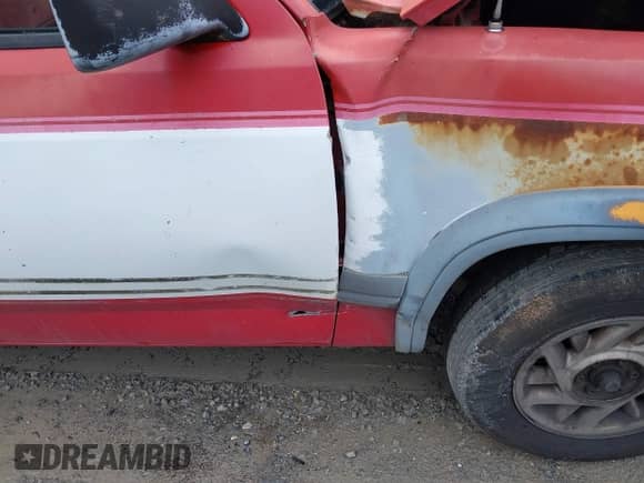 1991 Dodge Dakota z VIN 1B7GL23Y9M5234988, wystawiony jako IAAI lot #42243960 z przebiegiem 247 616 mil mil oraz . Historia ofert i sprzedaży dostępna na DreamBid. Obrazek 20.