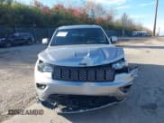 ✅ 2019 Jeep Grand Cherokee Altitude • VIN: 1C4RJFAG2KC670556 • Lot: 43663064. Wystawiony na IAAI z przebiegiem 65 540 mil. Bezpłatny archiwum sprzedaży aukcyjnych z USA i szczegółowy raport historii pojazdu na DreamBid. Zdjęcie 13.