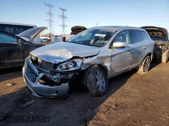 ✅ 2016 Volvo XC60 T6 • VIN: YV4902RK8G2798461 • Lot: 47959095. Listed on Copart with 64,755 mi. Free auction sales archive from the USA and detailed vehicle history report at DreamBid. Image 1.