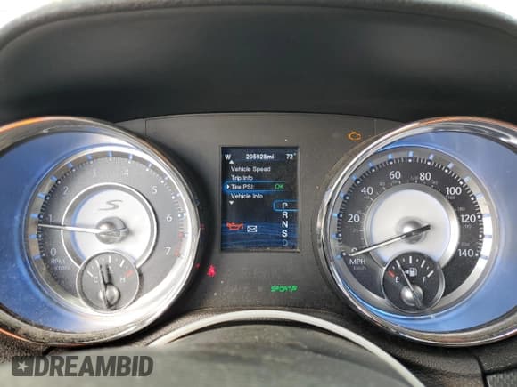 ✅ 2014 Chrysler 300 S • VIN: 2C3CCAGG2EH331537 • Lot: 70134915. Listed on Copart with 205,928 mi. Free auction sales archive from the USA and detailed vehicle history report at DreamBid. Image 9.