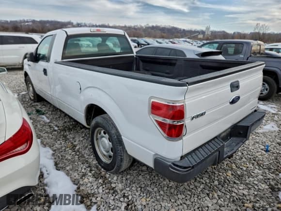 ✅ 2014 Ford F-150 XL • VIN: 1FTMF1CM7EKE21567 • Lot: 90291515. Wystawiony na Copart z przebiegiem 166 772 mil. Bezpłatny archiwum sprzedaży aukcyjnych z USA i szczegółowy raport historii pojazdu na DreamBid. Zdjęcie 2.