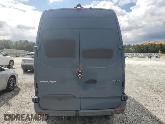 ✅ 2019 Mercedes-Benz Sprinter Cargo • VIN: WD4PF0CD5KT004774 • Lot: 84297145. Wystawiony na Copart z przebiegiem Nie podano. Bezpłatny archiwum sprzedaży aukcyjnych z USA i szczegółowy raport historii pojazdu na DreamBid. Zdjęcie 6.