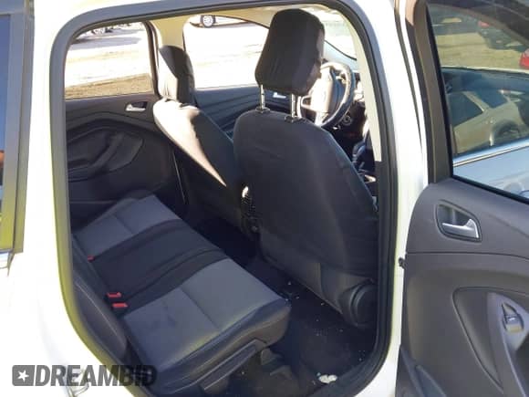 2018 Ford Escape SE z VIN 1FMCU9GD7JUC68368, wystawiony jako IAAI lot #43336557 z przebiegiem 104 766 mil mil oraz . Historia ofert i sprzedaży dostępna na DreamBid. Obrazek 8.