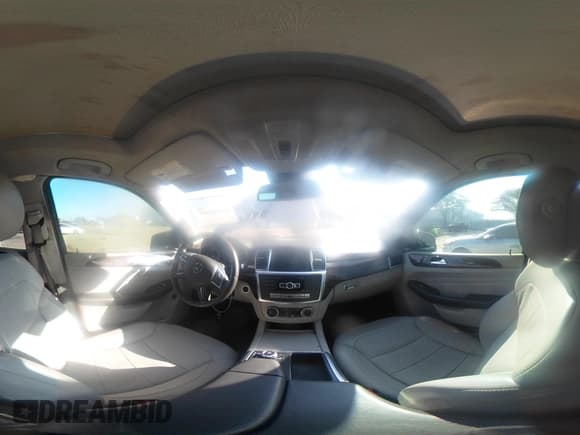 ✅ 2014 Mercedes-Benz M 350 • VIN: 4JGDA2EB6EA309666 • Lot: 43915898. Wystawiony na IAAI z przebiegiem 143 805 mil. Bezpłatny archiwum sprzedaży aukcyjnych z USA i szczegółowy raport historii pojazdu na DreamBid. Zdjęcie 18.