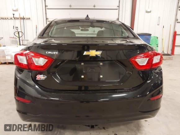 ✅ 2018 Chevrolet Cruze LS • VIN: 1G1BB5SM7J7131573 • Lot: 43507247. Listed on IAAI with 59,735 mi. Free auction sales archive from the USA and detailed vehicle history report at DreamBid. Image 16.