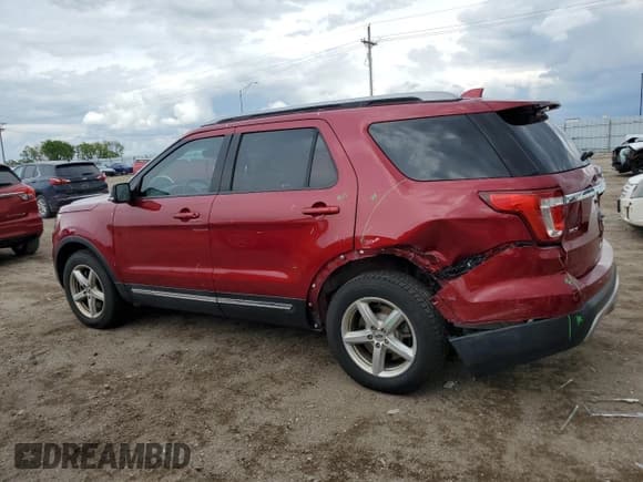 ✅ 2017 Ford Explorer XLT • VIN: 1FM5K8D80HGA75553 • Lot: 58581005. Wystawiony na Copart z przebiegiem 125 387 mil. Bezpłatny archiwum sprzedaży aukcyjnych z USA i szczegółowy raport historii pojazdu na DreamBid. Zdjęcie 2.