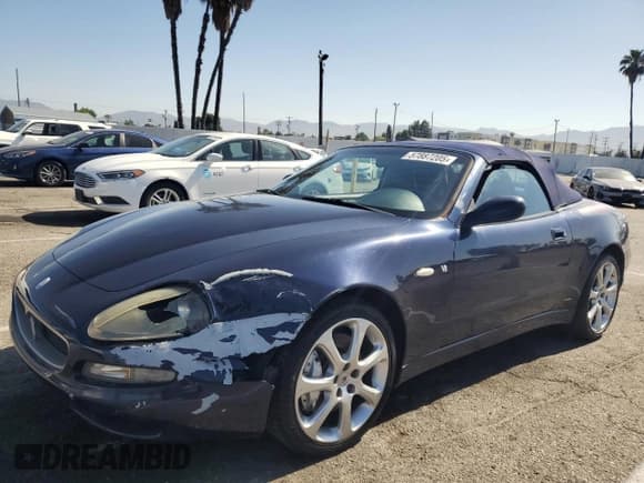 ✅ 2003 Maserati Spyder • VIN: ZAMBB18A330009779 • Лот: 57887205. Опубликован ранее на Copart с пробегом 91 936 миль. Бесплатный доступ к архиву аукционных продаж из США и подробный отчёт об истории автомобиля на DreamBid. Изображение 1.