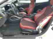 2012 Hyundai Veloster w/Red Int z VIN KMHTC6AD4CU083000, wystawiony jako Copart lot #53200115 z przebiegiem 123 074 mil mil oraz Szkoda całkowita • Salvage title. Historia ofert i sprzedaży dostępna na DreamBid. Obrazek 7.