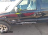 ✅ 2002 Chevrolet Blazer LS • VIN: 1GNCS13W52K193385 • Lot: 41042177. Wystawiony na IAAI z przebiegiem 156 578 mil. Bezpłatny archiwum sprzedaży aukcyjnych z USA i szczegółowy raport historii pojazdu na DreamBid. Zdjęcie 6.