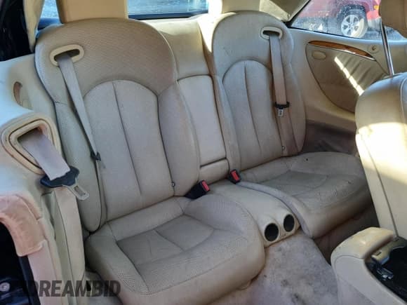 ✅ 2004 Mercedes-Benz CLK 500 • VIN: WDBTK75G24T019951 • Lot: 91173375. Wystawiony na Copart z przebiegiem 102 170 mil. Bezpłatny archiwum sprzedaży aukcyjnych z USA i szczegółowy raport historii pojazdu na DreamBid. Zdjęcie 10.