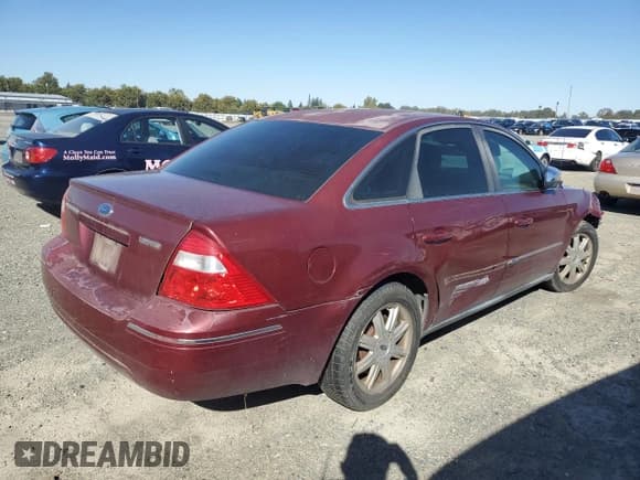 ✅ 2005 Ford Five Hundred Limited • VIN: 1FAFP25155G167154 • Лот: 82202815. Опубликован ранее на Copart с пробегом Не указан. Бесплатный доступ к архиву аукционных продаж из США и подробный отчёт об истории автомобиля на DreamBid. Изображение 3.