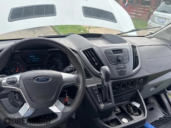 ✅ 2015 Ford Transit Cargo • VIN: 1FTNR2XG2FKA24792 • Lot: 67133115. Listed on Copart with 229,440 mi. Free auction sales archive from the USA and detailed vehicle history report at DreamBid. Image 9.