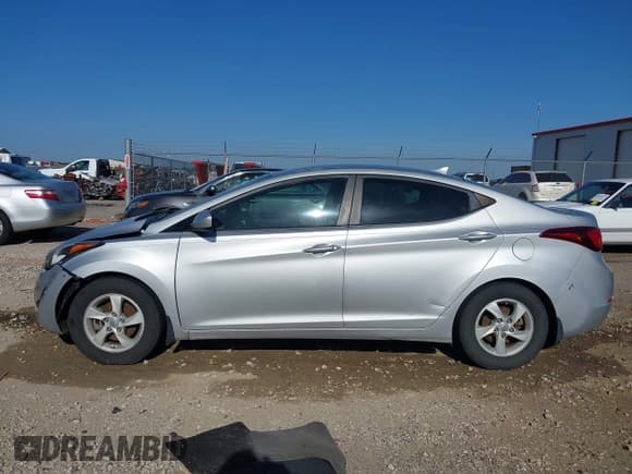✅ 2015 Hyundai Elantra SE • VIN: KMHDH4AEXFU263881 • Lot: 42839818. Listed on IAAI with 172,549 mi. Free auction sales archive from the USA and detailed vehicle history report at DreamBid. Image 14.
