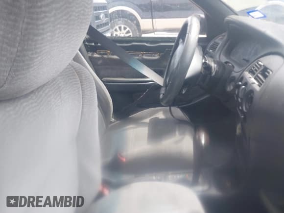 ✅ 1996 Geo Prizm LSi • VIN: 1Y1SK5265TZ068100 • Lot: 42521850. Wystawiony na IAAI z przebiegiem 219 642 mil. Bezpłatny archiwum sprzedaży aukcyjnych z USA i szczegółowy raport historii pojazdu na DreamBid. Zdjęcie 5.