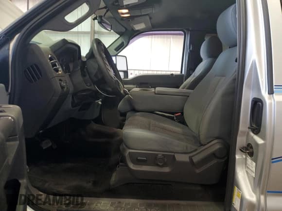 ✅ 2015 Ford F-250 XLT • VIN: 1FT7X2B64FEB38319 • Lot: 70901545. Wystawiony na Copart z przebiegiem 74 025 mil. Bezpłatny archiwum sprzedaży aukcyjnych z USA i szczegółowy raport historii pojazdu na DreamBid. Zdjęcie 7.