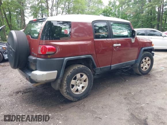 ✅ 2008 Toyota FJ Cruiser • VIN: JTEBU11F88K045480 • Lot: 42514912. Wystawiony na IAAI z przebiegiem 217 513 mil. Bezpłatny archiwum sprzedaży aukcyjnych z USA i szczegółowy raport historii pojazdu na DreamBid. Zdjęcie 4.