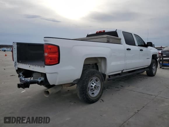 ✅ 2018 Chevrolet Silverado 2500HD Work Truck • VIN: 1GC1CUEY8JF291122 • Лот: 88977855. Опубликован ранее на Copart с пробегом 84 519 миль. Бесплатный доступ к архиву аукционных продаж из США и подробный отчёт об истории автомобиля на DreamBid. Изображение 3.