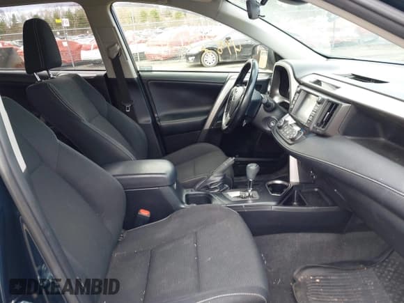 ✅ 2017 Toyota RAV4 XLE • VIN: JTMRFREV9HD210826 • Лот: 41822150. Опубликован ранее на IAAI с пробегом 104 262 миль. Бесплатный доступ к архиву аукционных продаж из США и подробный отчёт об истории автомобиля на DreamBid. Изображение 5.