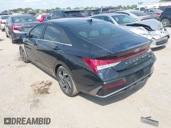 ✅ 2025 Hyundai Elantra Limited • VIN: KMHLP4DGXSU964944 • Lot: 43139973. Wystawiony na IAAI z przebiegiem 1 833 mil. Bezpłatny archiwum sprzedaży aukcyjnych z USA i szczegółowy raport historii pojazdu na DreamBid. Zdjęcie 3.
