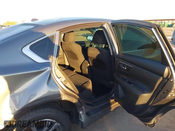 ✅ 2015 Nissan Altima SV • VIN: 1N4AL3APXFC597213 • Lot: 43486708. Wystawiony na IAAI z przebiegiem 41 178 mil. Bezpłatny archiwum sprzedaży aukcyjnych z USA i szczegółowy raport historii pojazdu na DreamBid. Zdjęcie 8.