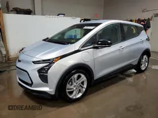 ✅ 2023 Chevrolet Bolt EV 1LT • VIN: 1G1FW6S03P4194088 • Lot: 51268985. Wystawiony na Copart z przebiegiem 33 712 mil. Bezpłatny archiwum sprzedaży aukcyjnych z USA i szczegółowy raport historii pojazdu na DreamBid. Zdjęcie 1.