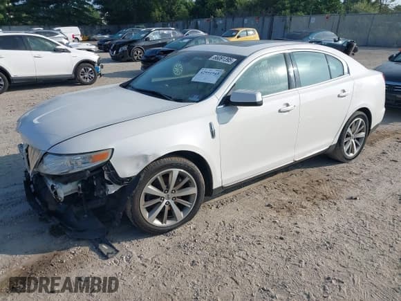 ✅ 2011 Lincoln MKS • VIN: 1LNHL9ER6BG615440 • Лот: 42951943. Опубликован ранее на IAAI с пробегом 189 583 миль. Бесплатный доступ к архиву аукционных продаж из США и подробный отчёт об истории автомобиля на DreamBid. Изображение 2.