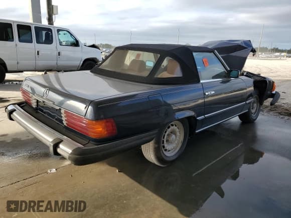 ✅ 1983 Mercedes-Benz 380 SL • VIN: WDBBA45A9DB026619 • Lot: 81116374. Listed on Copart with 88,009 mi. Free auction sales archive from the USA and detailed vehicle history report at DreamBid. Image 3.