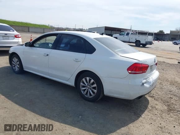 ✅ 2015 Volkswagen Passat Limited Edition • VIN: 1VWAT7A39FC082523 • Lot: 41773358. Listed on IAAI with 217,069 mi. Free auction sales archive from the USA and detailed vehicle history report at DreamBid. Image 3.