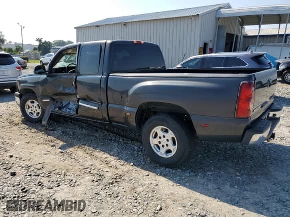 ✅ 2003 Chevrolet Silverado 1500 LS • VIN: 2GCEC19T331207295 • Лот: 66845564. Опубликован ранее на Copart с пробегом 232 864 миль. Бесплатный доступ к архиву аукционных продаж из США и подробный отчёт об истории автомобиля на DreamBid. Изображение 2.