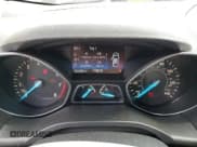 ✅ 2017 Ford Escape SE • VIN: 1FMCU9GDXHUB33878 • Lot: 60756895. Wystawiony na Copart z przebiegiem 131 240 mil. Bezpłatny archiwum sprzedaży aukcyjnych z USA i szczegółowy raport historii pojazdu na DreamBid. Zdjęcie 9.