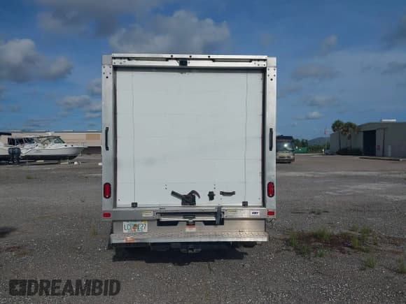 ✅ 2019 Ford Transit • VIN: 1FDBF8ZMXKKA68224 • Лот: 42621453. Опубликован ранее на IAAI с пробегом 107 981 миль. Бесплатный доступ к архиву аукционных продаж из США и подробный отчёт об истории автомобиля на DreamBid. Изображение 16.