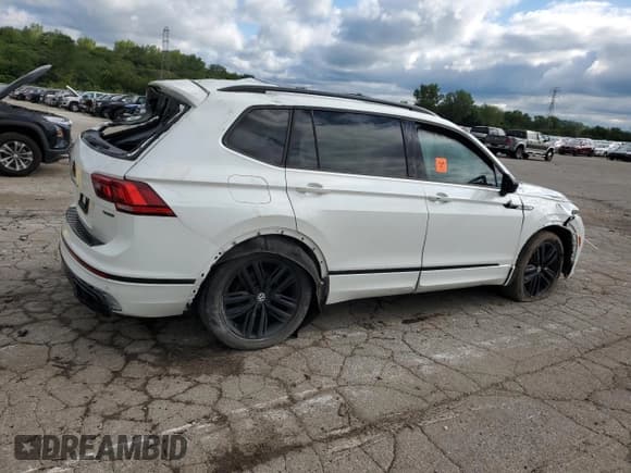 ✅ 2022 Volkswagen Tiguan SE R-Line Black • VIN: 3VV8B7AX4NM143296 • Lot: 69261115. Wystawiony na Copart z przebiegiem 42 989 mil. Bezpłatny archiwum sprzedaży aukcyjnych z USA i szczegółowy raport historii pojazdu na DreamBid. Zdjęcie 3.