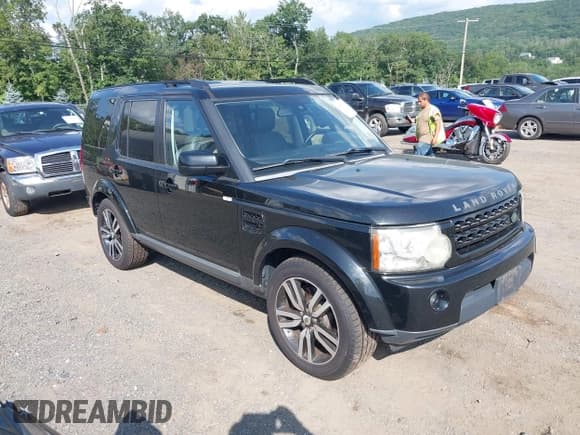 ✅ 2011 Land Rover LR4 HSE • VIN: SALAG2D41BA584925 • Lot: 42815239. Listed on IAAI with 187,499 mi. Free auction sales archive from the USA and detailed vehicle history report at DreamBid. Image 1.