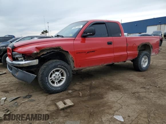 ✅ 2000 Dodge Dakota SLT • VIN: 1B7GG22X9YS551141 • Lot: 50621485. Wystawiony na Copart z przebiegiem 144 614 mil. Bezpłatny archiwum sprzedaży aukcyjnych z USA i szczegółowy raport historii pojazdu na DreamBid. Zdjęcie 1.