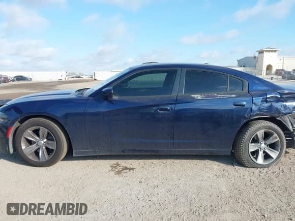 ✅ 2017 Dodge Charger SE • VIN: 2C3CDXBG6HH575932 • Lot: 42962972. Listed on IAAI with 92,488 mi. Free auction sales archive from the USA and detailed vehicle history report at DreamBid. Image 15.