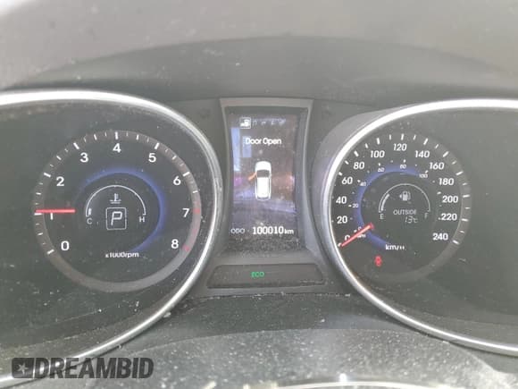 ✅ 2015 Hyundai Santa Fe Limited • VIN: 5XYZUDLA6FG267220 • Lot: 75682834. Listed on Copart with 100,010 mi. Free auction sales archive from the USA and detailed vehicle history report at DreamBid. Image 9.