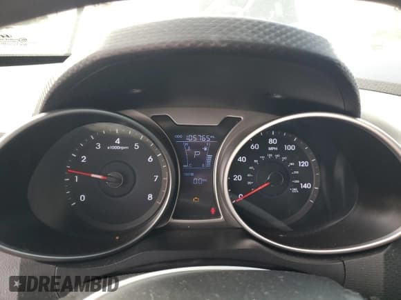 ✅ 2015 Hyundai Veloster • VIN: KMHTC6AD8FU229709 • Lot: 68139724. Wystawiony na Copart z przebiegiem 105 765 mil. Bezpłatny archiwum sprzedaży aukcyjnych z USA i szczegółowy raport historii pojazdu na DreamBid. Zdjęcie 9.