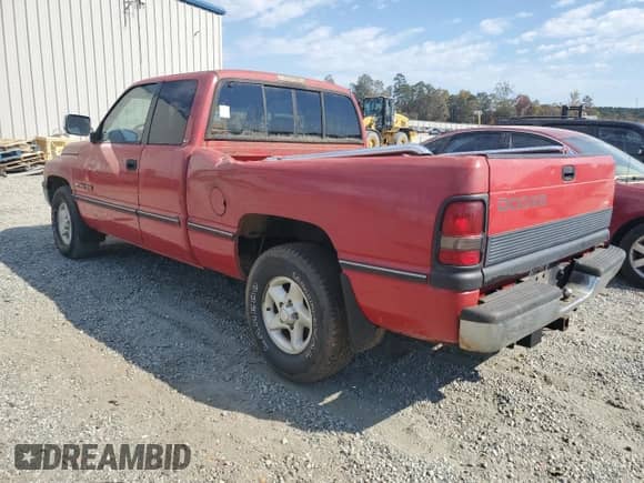 1997 Dodge 1500 z VIN 3B7HC13Z8VG831128, wystawiony jako Copart lot #78059474 z przebiegiem 233 700 mil mil oraz Szkoda całkowita • Salvage title. Historia ofert i sprzedaży dostępna na DreamBid. Obrazek 2.