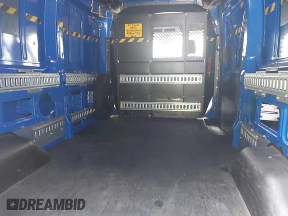 ✅ 2015 Ford Transit Cargo • VIN: 1FTNR2CM0FKA92570 • Lot: 43061239. Wystawiony na IAAI z przebiegiem 221 884 mil. Bezpłatny archiwum sprzedaży aukcyjnych z USA i szczegółowy raport historii pojazdu na DreamBid. Zdjęcie 8.