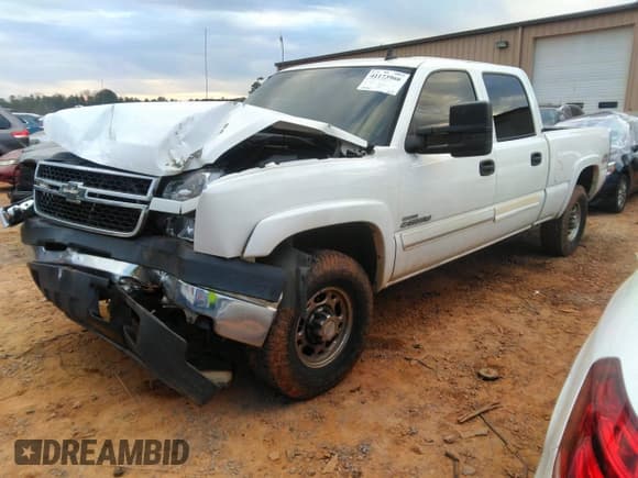 ✅ 2006 Chevrolet Silverado 2500HD LT3 • VIN: 1GCHK23D26F190154 • Лот: 41173966. Опубликован ранее на IAAI с пробегом 296 361 миль. Бесплатный доступ к архиву аукционных продаж из США и подробный отчёт об истории автомобиля на DreamBid. Изображение 17.