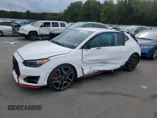 2021 Hyundai Veloster с VIN KMHT36AHXMU009908, выставлен на аукционе Copart как лот 70664983 с пробегом 25 813 миль миль и . История ставок и продаж доступна на DreamBid. Изображение 1.