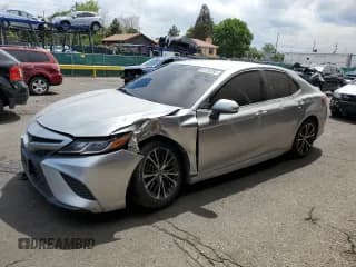 ✅ 2018 Toyota Camry LE • VIN: JTNB11HK3J3025939 • Lot: 61254265. Wystawiony na Copart z przebiegiem 87 343 mil. Bezpłatny archiwum sprzedaży aukcyjnych z USA i szczegółowy raport historii pojazdu na DreamBid. Zdjęcie 1.