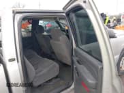 ✅ 2006 Chevrolet Silverado 1500 LT1 • VIN: 2GCEC13T061211544 • Lot: 43724379. Wystawiony na IAAI z przebiegiem 262 913 mil. Bezpłatny archiwum sprzedaży aukcyjnych z USA i szczegółowy raport historii pojazdu na DreamBid. Zdjęcie 8.