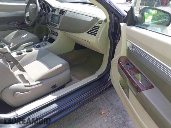 ✅ 2008 Chrysler Sebring Touring • VIN: 1C3LC55R68N274069 • Lot: 43604056. Listed on IAAI with 42,448 mi. Free auction sales archive from the USA and detailed vehicle history report at DreamBid. Image 5.