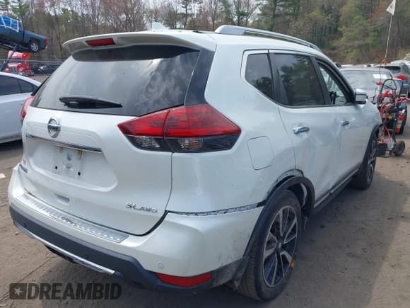 ✅ 2020 Nissan Rogue SV • VIN: 5N1AT2MV4LC724740 • Lot: 42116459. Listed on IAAI with 62,509 mi. Free auction sales archive from the USA and detailed vehicle history report at DreamBid. Image 4.