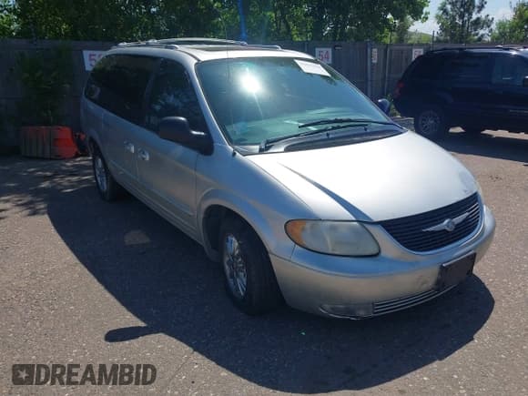 ✅ 2003 Chrysler Town & Country Limited • VIN: 2C8GP64L83R301500 • Lot: 42531444. Listed on IAAI with 152,252 mi. Free auction sales archive from the USA and detailed vehicle history report at DreamBid. Image 1.