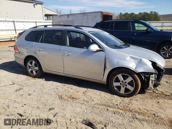 ✅ 2009 Volkswagen Jetta SE • VIN: 3VWTZ71K29M250715 • Lot: 42729675. Listed on Copart with 137,888 mi. Free auction sales archive from the USA and detailed vehicle history report at DreamBid. Image 4.